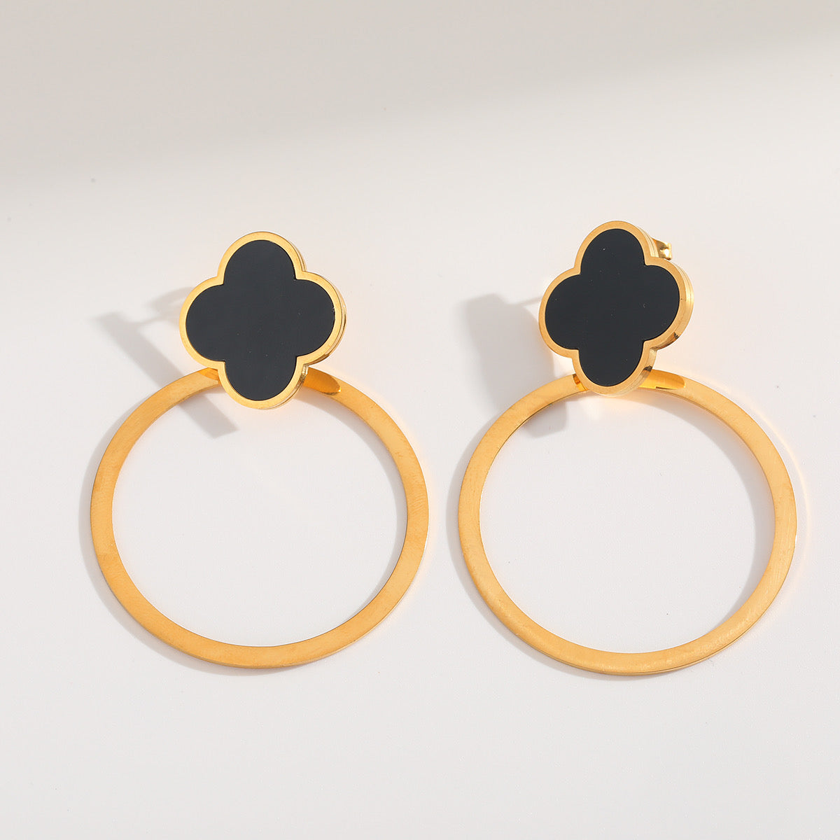 ARETES OLIVIA NEGROS