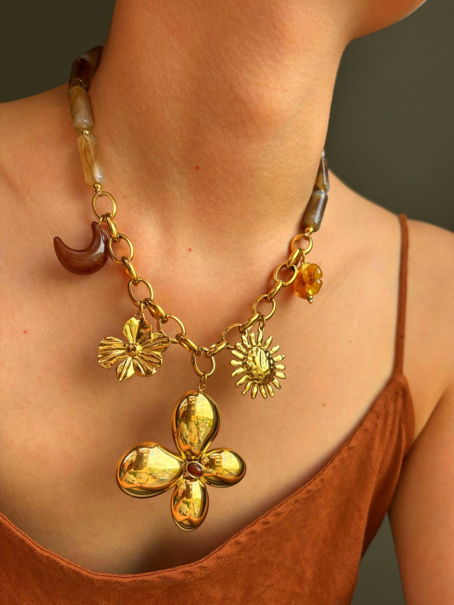 COLLARES