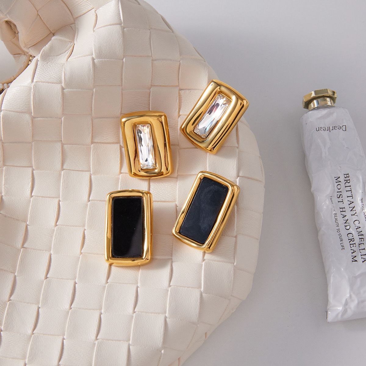 ARETES ALBA