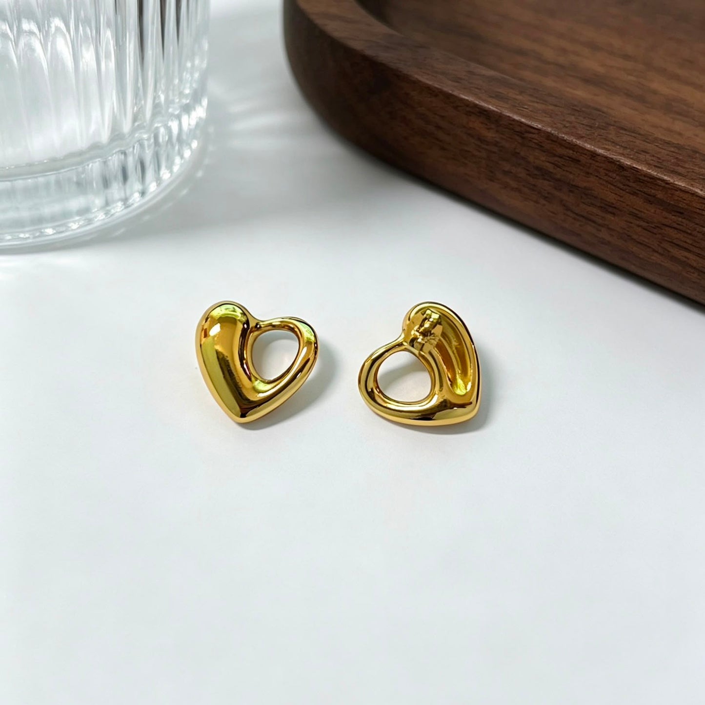 ARETES AMORE